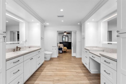 Villa ou maison à vendre à Homestead, Floride: 4 chambres, 268.21 m2 № 1979374 - photo 15