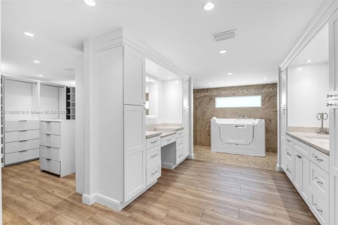 Villa ou maison à vendre à Homestead, Floride: 4 chambres, 268.21 m2 № 1979374 - photo 16