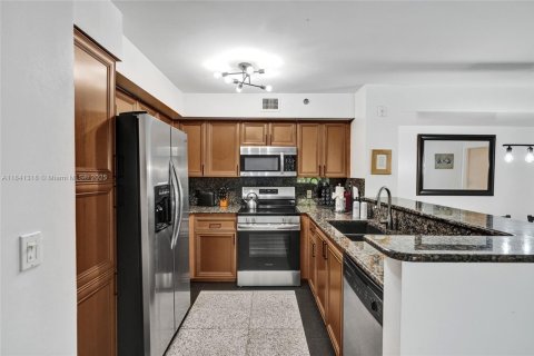 Condo in Aventura, Florida, 2 bedrooms  № 1940313 - photo 12