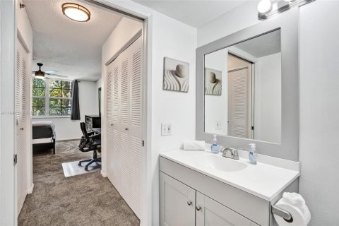 Condo in Aventura, Florida, 2 bedrooms  № 1940313 - photo 18