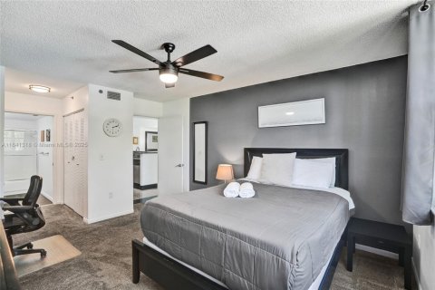 Condo in Aventura, Florida, 2 bedrooms  № 1940313 - photo 15