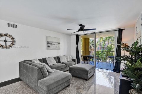 Condo in Aventura, Florida, 2 bedrooms  № 1940313 - photo 8