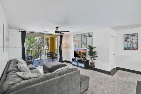 Condo in Aventura, Florida, 2 bedrooms  № 1940313 - photo 9