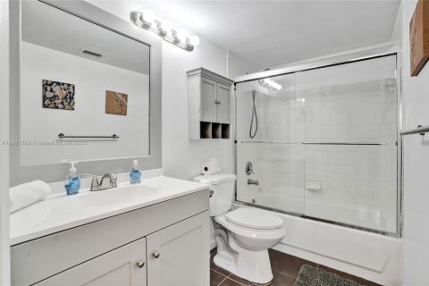 Condo in Aventura, Florida, 2 bedrooms  № 1940313 - photo 16