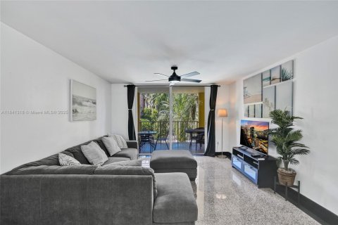 Condo in Aventura, Florida, 2 bedrooms  № 1940313 - photo 2
