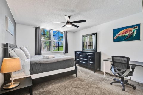 Condo in Aventura, Florida, 2 bedrooms  № 1940313 - photo 13