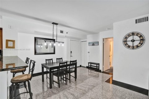 Condo in Aventura, Florida, 2 bedrooms  № 1940313 - photo 3