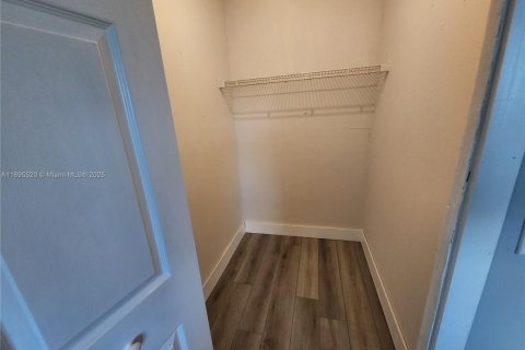 Condominio en venta en Miami, Florida, 2 dormitorios, 78.04 m2 № 2089108 - foto 13