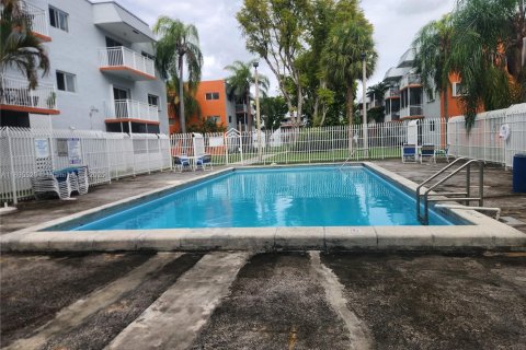 Condominio en venta en Miami, Florida, 2 dormitorios, 78.04 m2 № 2089108 - foto 21