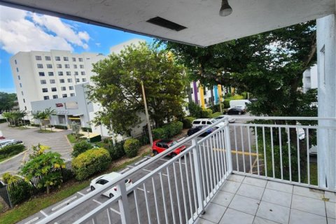 Condominio en venta en Miami, Florida, 2 dormitorios, 78.04 m2 № 2089108 - foto 14
