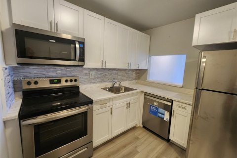 Condominio en venta en Miami, Florida, 2 dormitorios, 78.04 m2 № 2089108 - foto 2