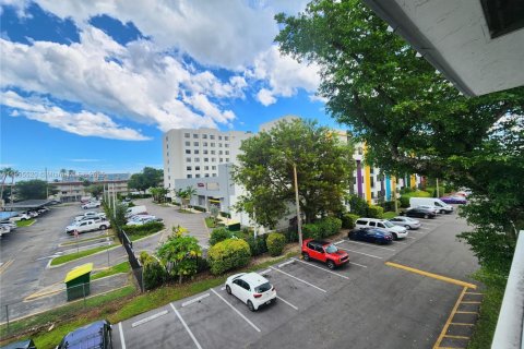 Condominio en venta en Miami, Florida, 2 dormitorios, 78.04 m2 № 2089108 - foto 17