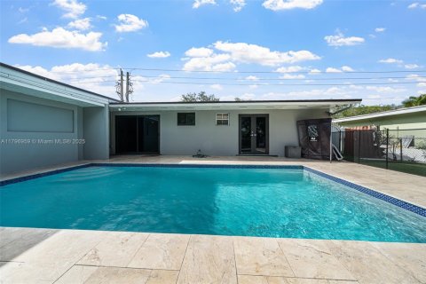 House in Miami Gardens, Florida 4 bedrooms, 136.57 sq.m. № 1695319 - photo 22