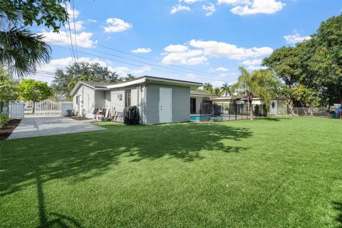 House in Miami Gardens, Florida 4 bedrooms, 136.57 sq.m. № 1695319 - photo 25