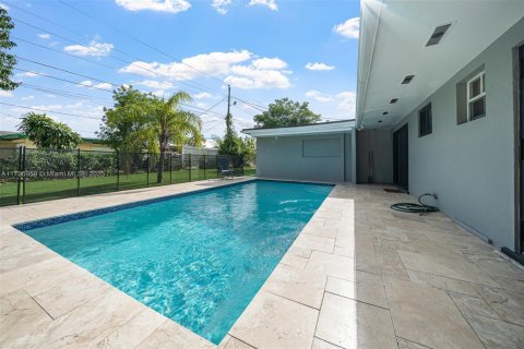 House in Miami Gardens, Florida 4 bedrooms, 136.57 sq.m. № 1695319 - photo 21