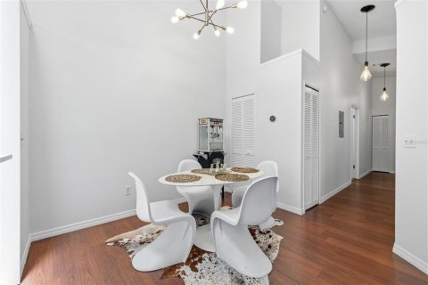 Condominio en venta en Tampa, Florida, 3 dormitorios, 120.96 m2 № 2217884 - foto 11