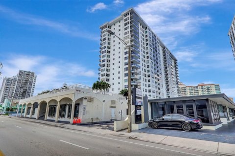 Condominio en venta en Fort Lauderdale, Florida, 2 dormitorios, 106.28 m2 № 1764366 - foto 28
