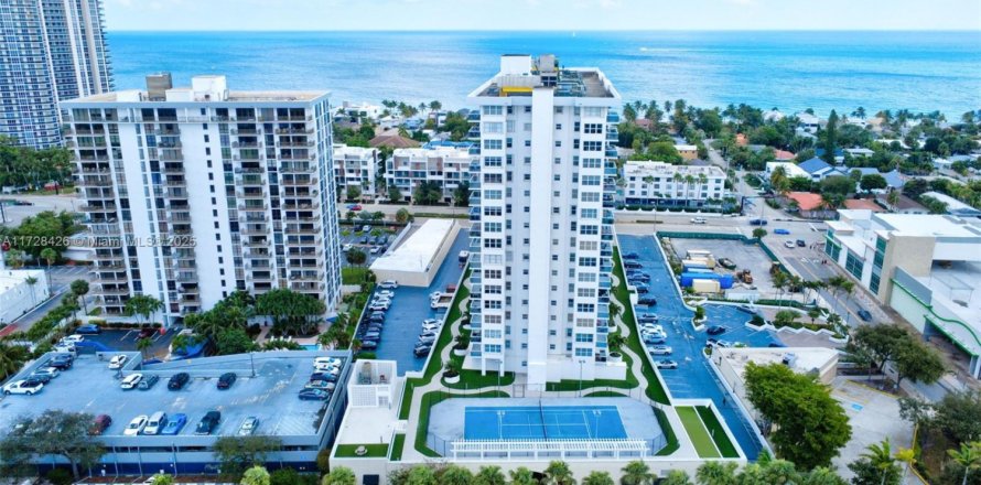Condominio en Fort Lauderdale, Florida, 2 dormitorios  № 1764366