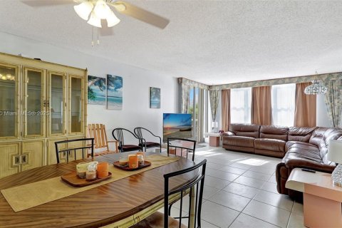 Condominio en venta en Fort Lauderdale, Florida, 2 dormitorios, 106.28 m2 № 1764366 - foto 11