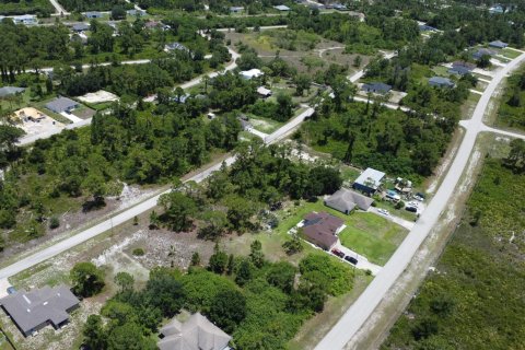 Commercial property in Lehigh Acres, Florida № 2184058 - photo 16