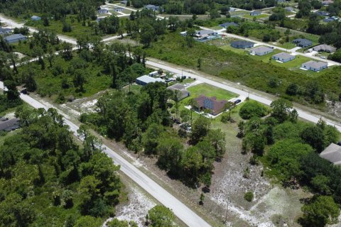 Commercial property in Lehigh Acres, Florida № 2184058 - photo 6