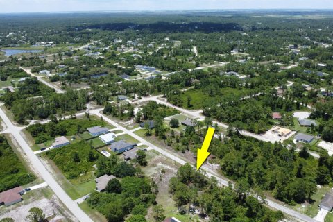 Commercial property in Lehigh Acres, Florida № 2184058 - photo 12