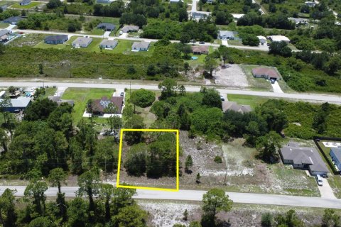 Commercial property in Lehigh Acres, Florida № 2184058 - photo 4