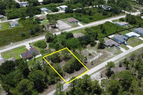 Commercial property in Lehigh Acres, Florida № 2184058 - photo 3