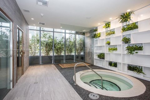 Condo in Miami, Florida, 2 bedrooms  № 1833766 - photo 18
