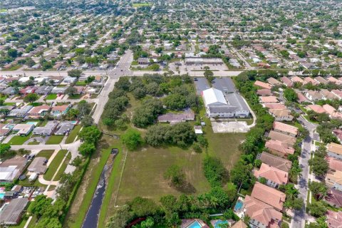 Land in Pembroke Pines, Florida № 1862269 - photo 15