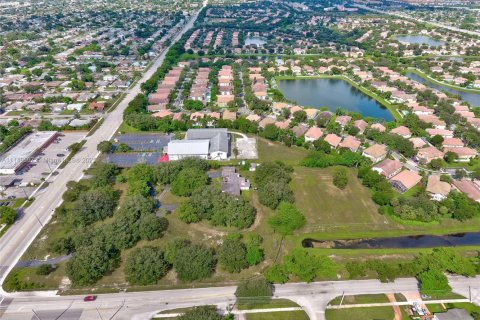Land in Pembroke Pines, Florida № 1862269 - photo 13