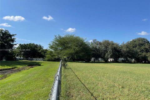 Land in Pembroke Pines, Florida № 1862269 - photo 21