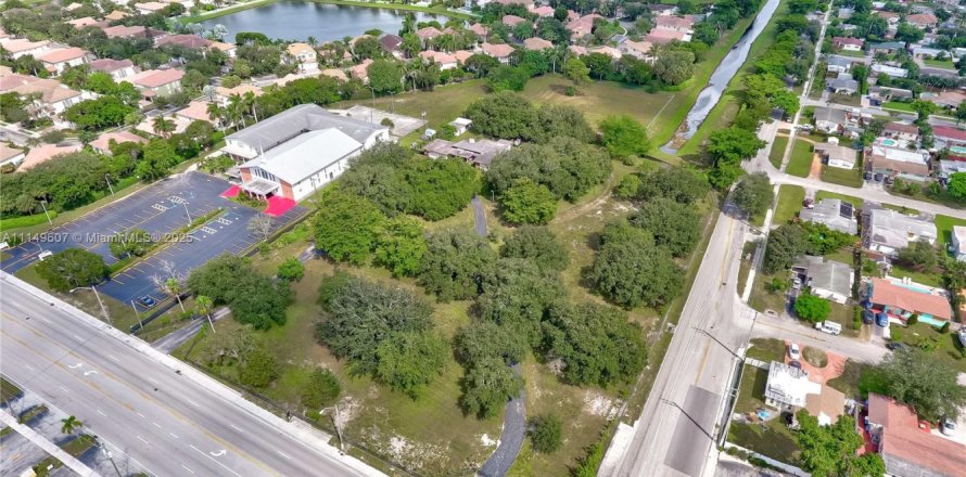 Land in Pembroke Pines, Florida № 1862269