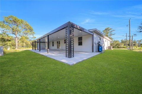 Villa ou maison à vendre à Lehigh Acres, Floride: 4 chambres, 191.1 m2 № 2390472 - photo 30