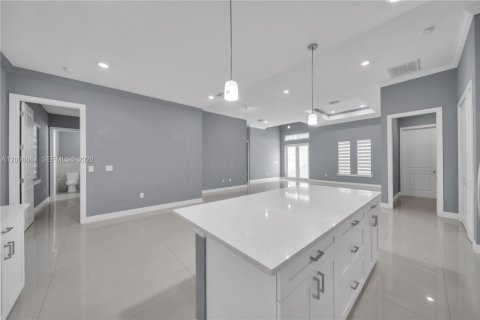 Villa ou maison à vendre à Lehigh Acres, Floride: 4 chambres, 191.1 m2 № 2390472 - photo 11
