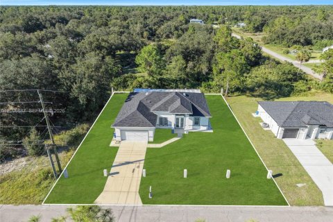 Villa ou maison à vendre à Lehigh Acres, Floride: 4 chambres, 191.1 m2 № 2390472 - photo 8