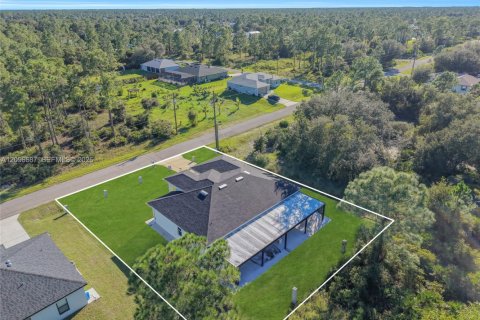 Villa ou maison à vendre à Lehigh Acres, Floride: 4 chambres, 191.1 m2 № 2390472 - photo 27