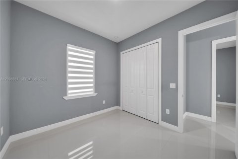 Villa ou maison à vendre à Lehigh Acres, Floride: 4 chambres, 191.1 m2 № 2390472 - photo 19