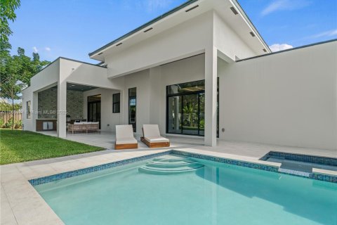 Снять в аренду виллу или дом в Майами, Флорида 6 спален, 314.2м2, № 1955923 - фото 4