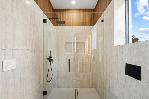 Снять в аренду виллу или дом в Майами, Флорида 6 спален, 314.2м2, № 1955923 - фото 27