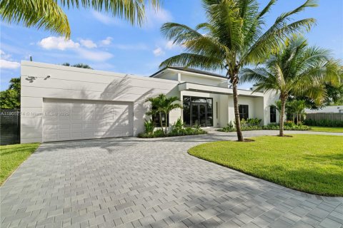 Снять в аренду виллу или дом в Майами, Флорида 6 спален, 314.2м2, № 1955923 - фото 2