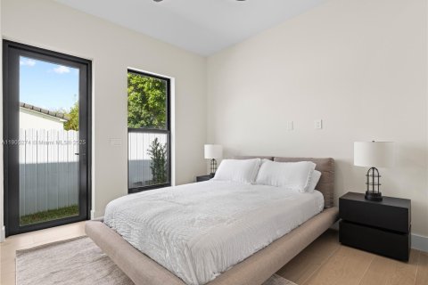 Снять в аренду виллу или дом в Майами, Флорида 6 спален, 314.2м2, № 1955923 - фото 29