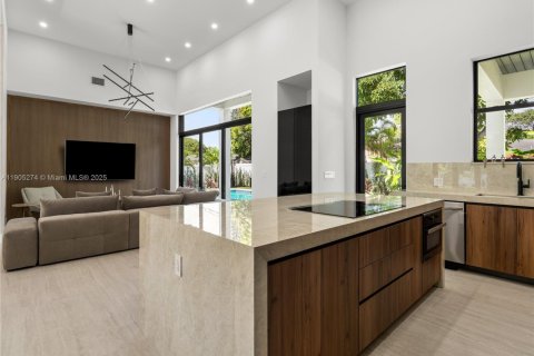 Снять в аренду виллу или дом в Майами, Флорида 6 спален, 314.2м2, № 1955923 - фото 16