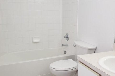 Touwnhouse à louer à Riverview, Floride: 2 chambres, 126.16 m2 № 2227661 - photo 13