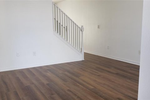Touwnhouse à louer à Riverview, Floride: 2 chambres, 126.16 m2 № 2227661 - photo 4