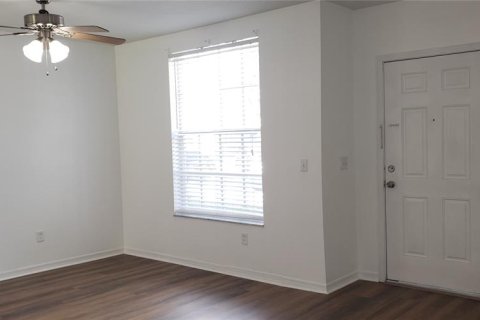 Touwnhouse à louer à Riverview, Floride: 2 chambres, 126.16 m2 № 2227661 - photo 6