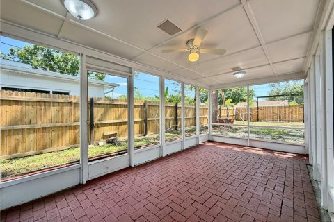 House in Saint Petersburg, Florida 2 bedrooms, 90.3 sq.m. № 2393675 - photo 20