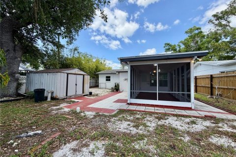 House in Saint Petersburg, Florida 2 bedrooms, 90.3 sq.m. № 2393675 - photo 30