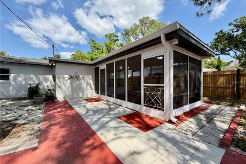 House in Saint Petersburg, Florida 2 bedrooms, 90.3 sq.m. № 2393675 - photo 22
