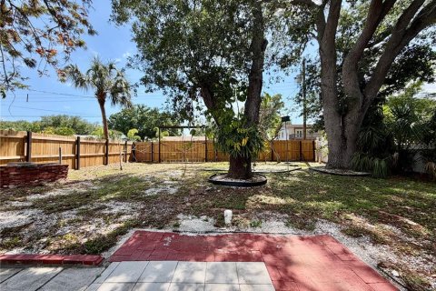 House in Saint Petersburg, Florida 2 bedrooms, 90.3 sq.m. № 2393675 - photo 25